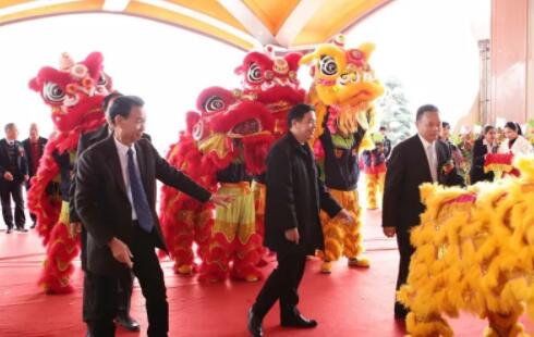 青島泉盈大酒店開業(yè)慶典舞獅表演