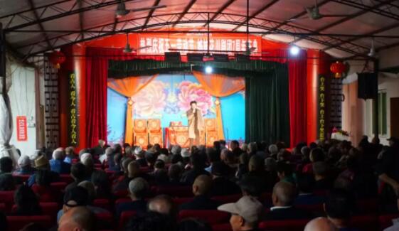 綿竹市姊妹花川劇團舉辦慶“五一”暨建團七周年慶典