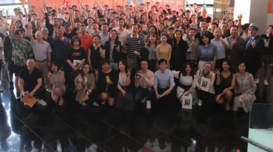 綿竹市姊妹花川劇團舉辦慶“五一”暨建團七周年慶典